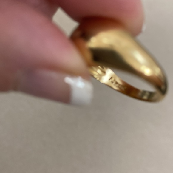 14 k Dome ring Preown size 6 - Picture 3 of 7